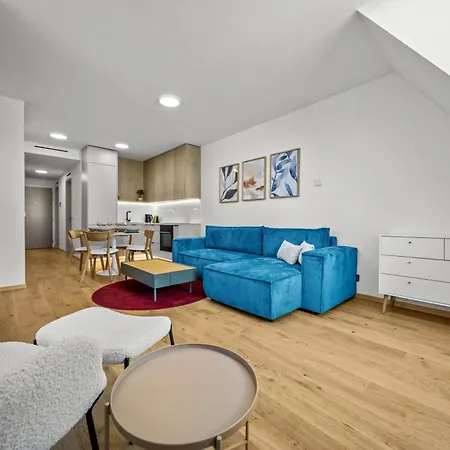 Daire Royal Vydrica Old Town Under The Castle & Parking Bratislava