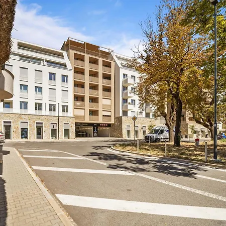 Royal Vydrica Old Town Under The Castle & Parking 公寓