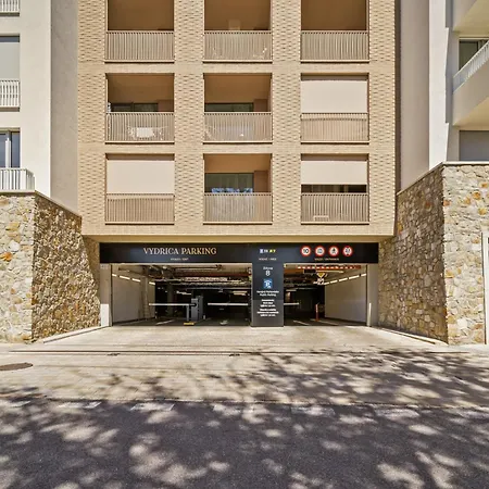 公寓 Royal Vydrica Old Town Under The Castle & Parking